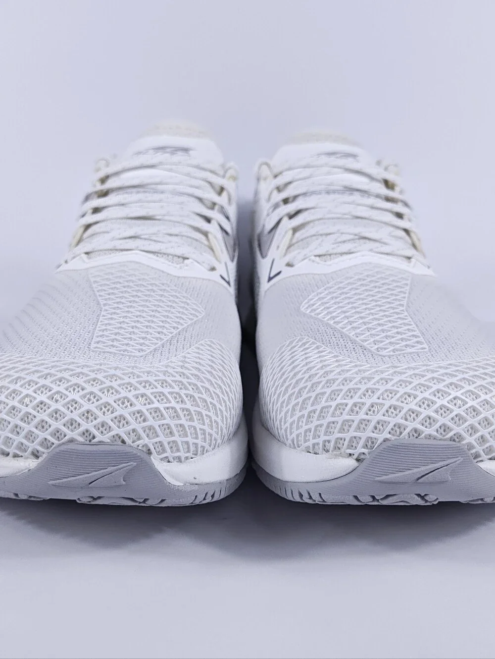 Altra Solstice XT 3 Womens 10.5 Cross Training Running Gym Shoes White